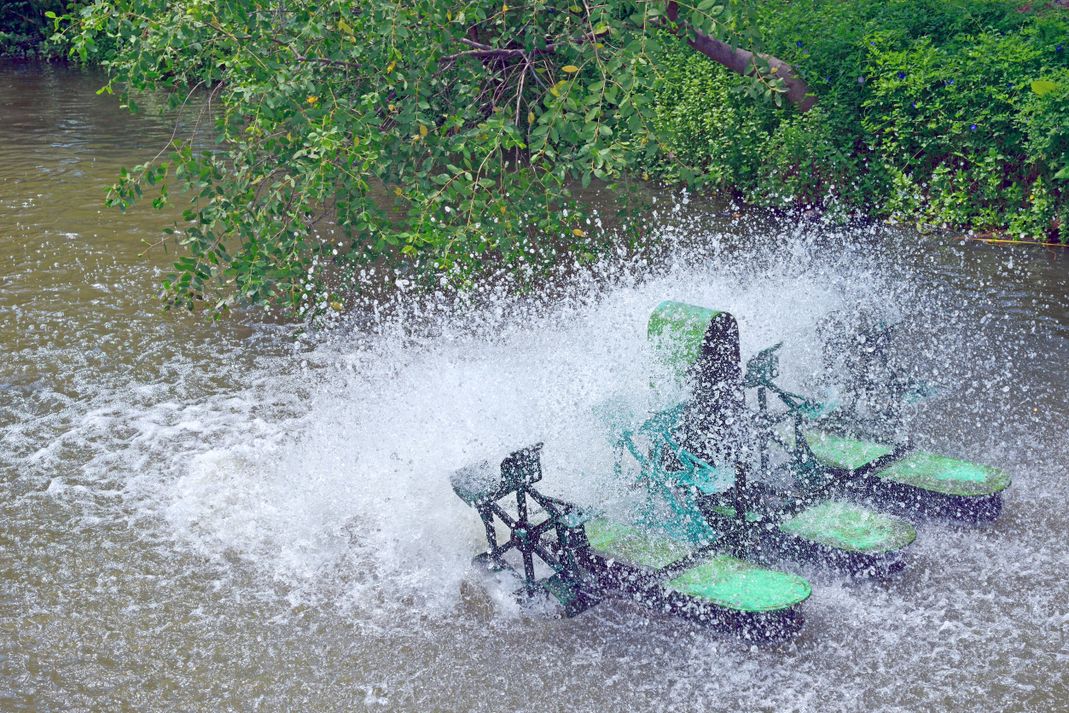 Máquina en agua