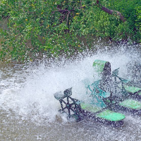 Máquina en agua